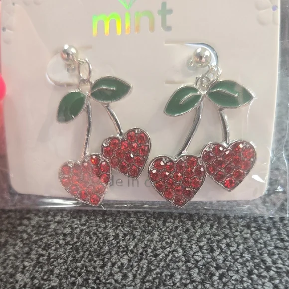 Mint Cherry Heart Earrings - Picture 3 of 4